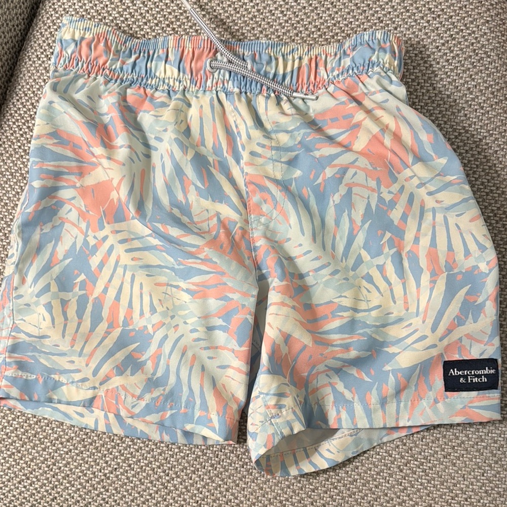 Abercrombie & Fitch Pastel Leaf Print Shorts